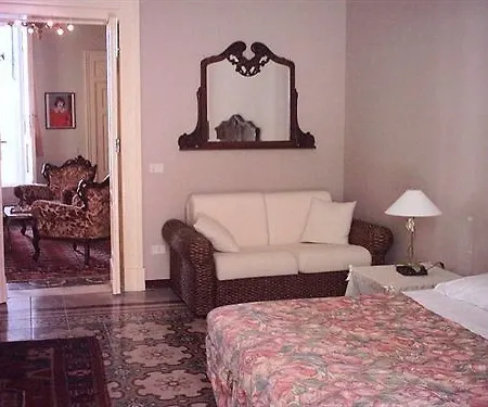 לינה וארוחת בוקר Palazzo Antonelli 3*